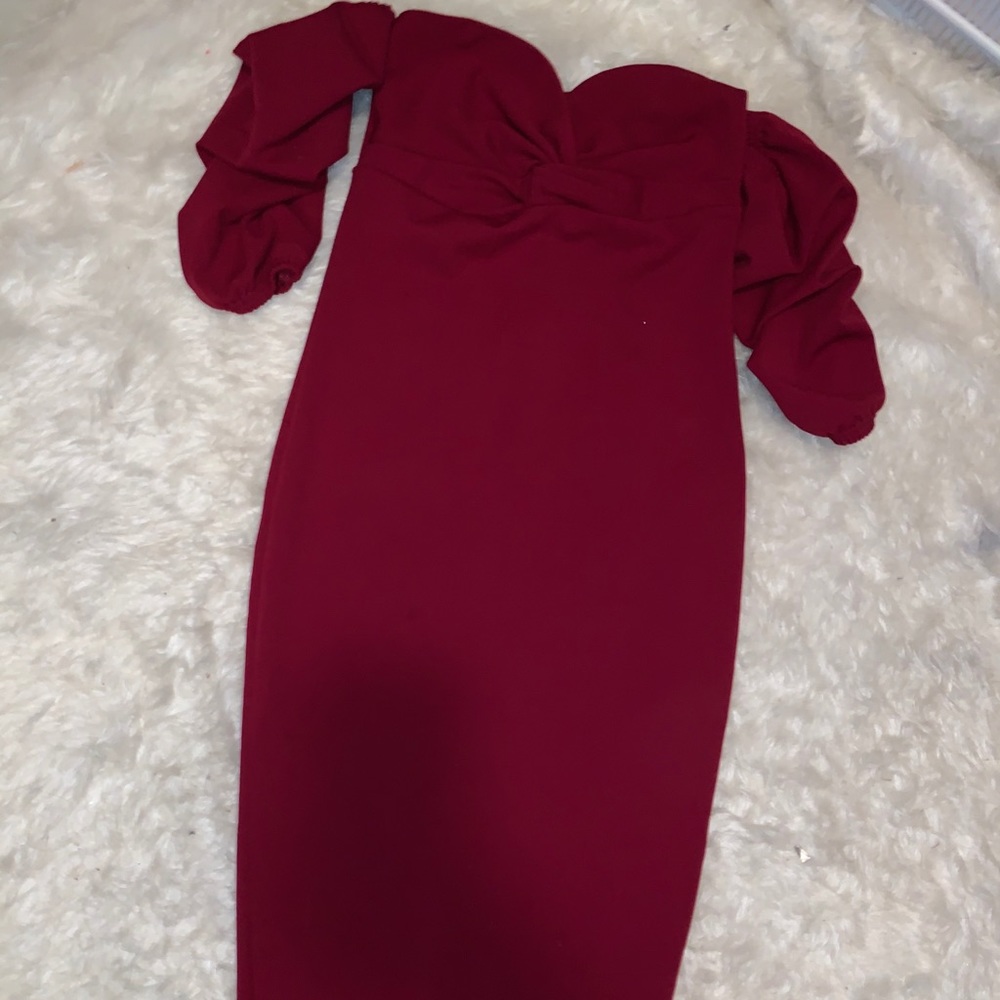 Off shoulder dress with sleeves